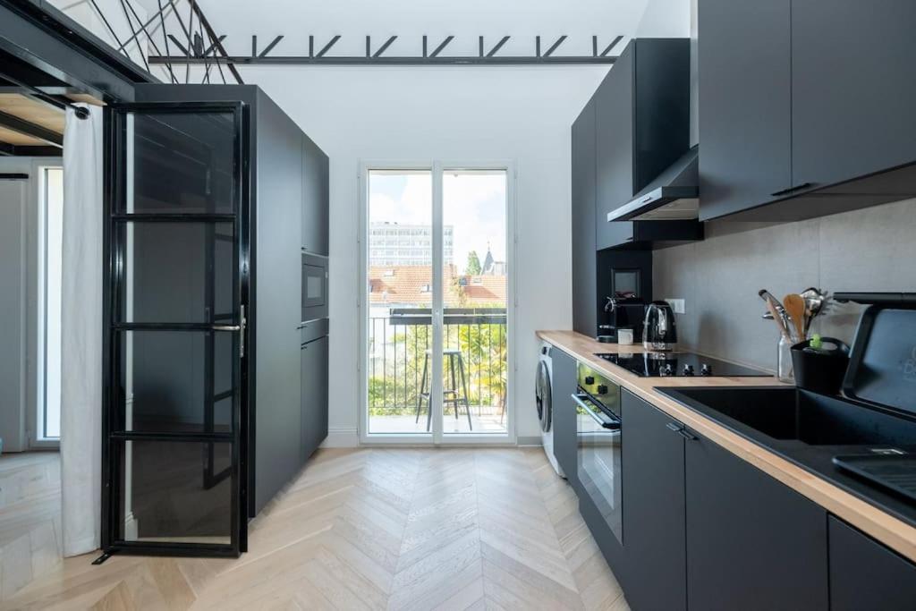 Superbe Appartement Facon Loft A 2 Pas Du Centre ! La Rochelle  Exterior photo